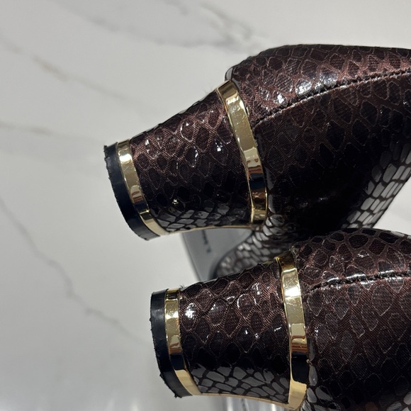 J.Renee Textured Brown Heels - Picture 14 of 15